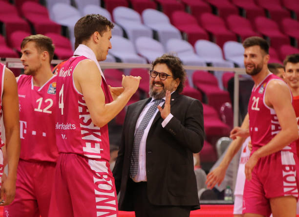 本场对阵伯 本场对阵伯