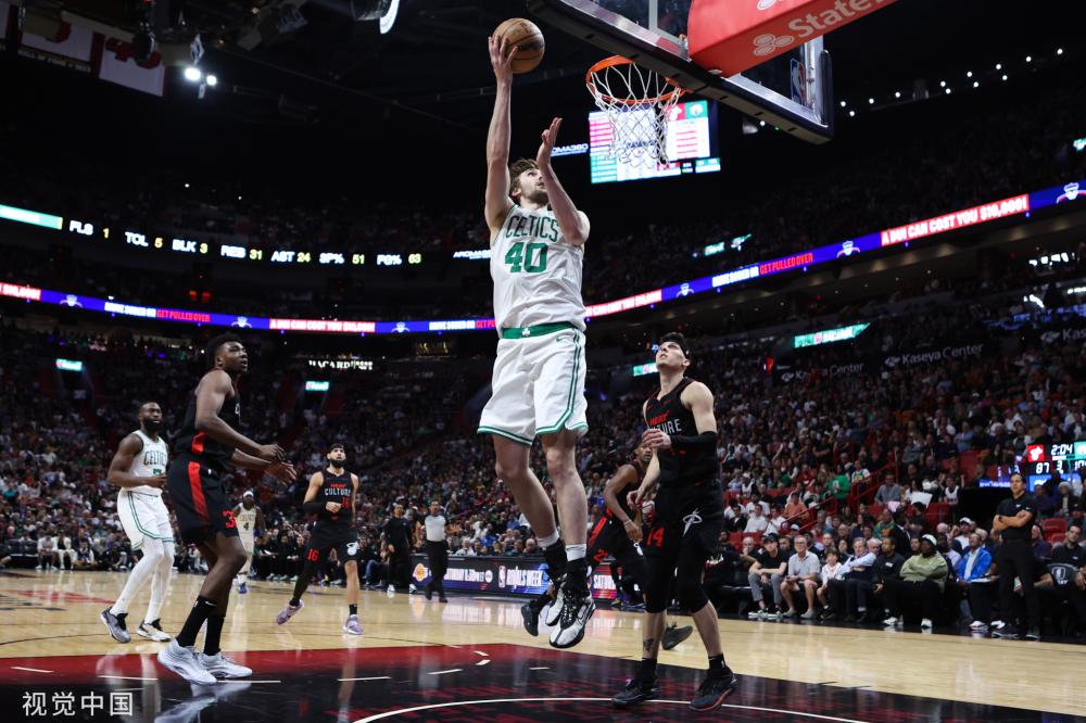 多的目光聚 多的目光聚